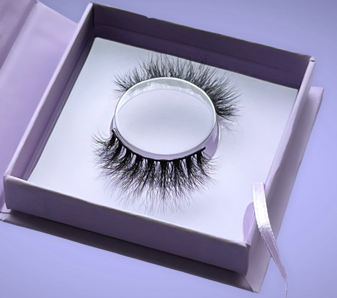 Neek Lashes | Confident